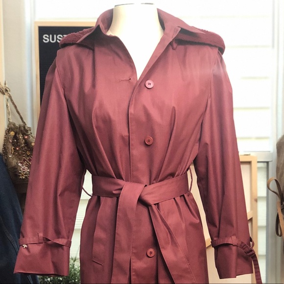 London Fog Jackets & Blazers - COLOR TREND!! VINTAGE LONDON FOG TRENCH COAT  M